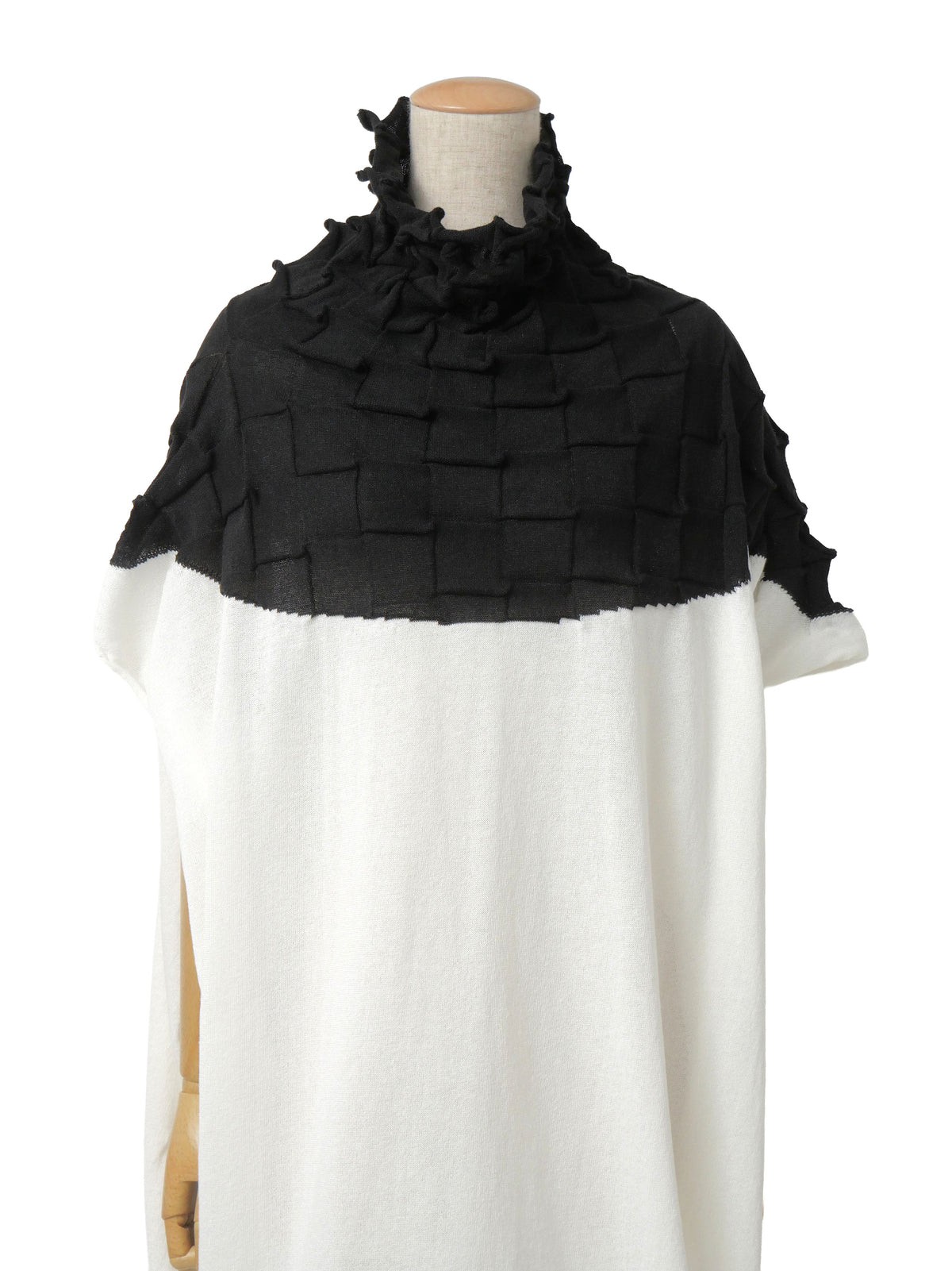 ISSEY MIYAKE イッセイミヤケ 22SS ニットチュニック 2 ブラック×ホワイト