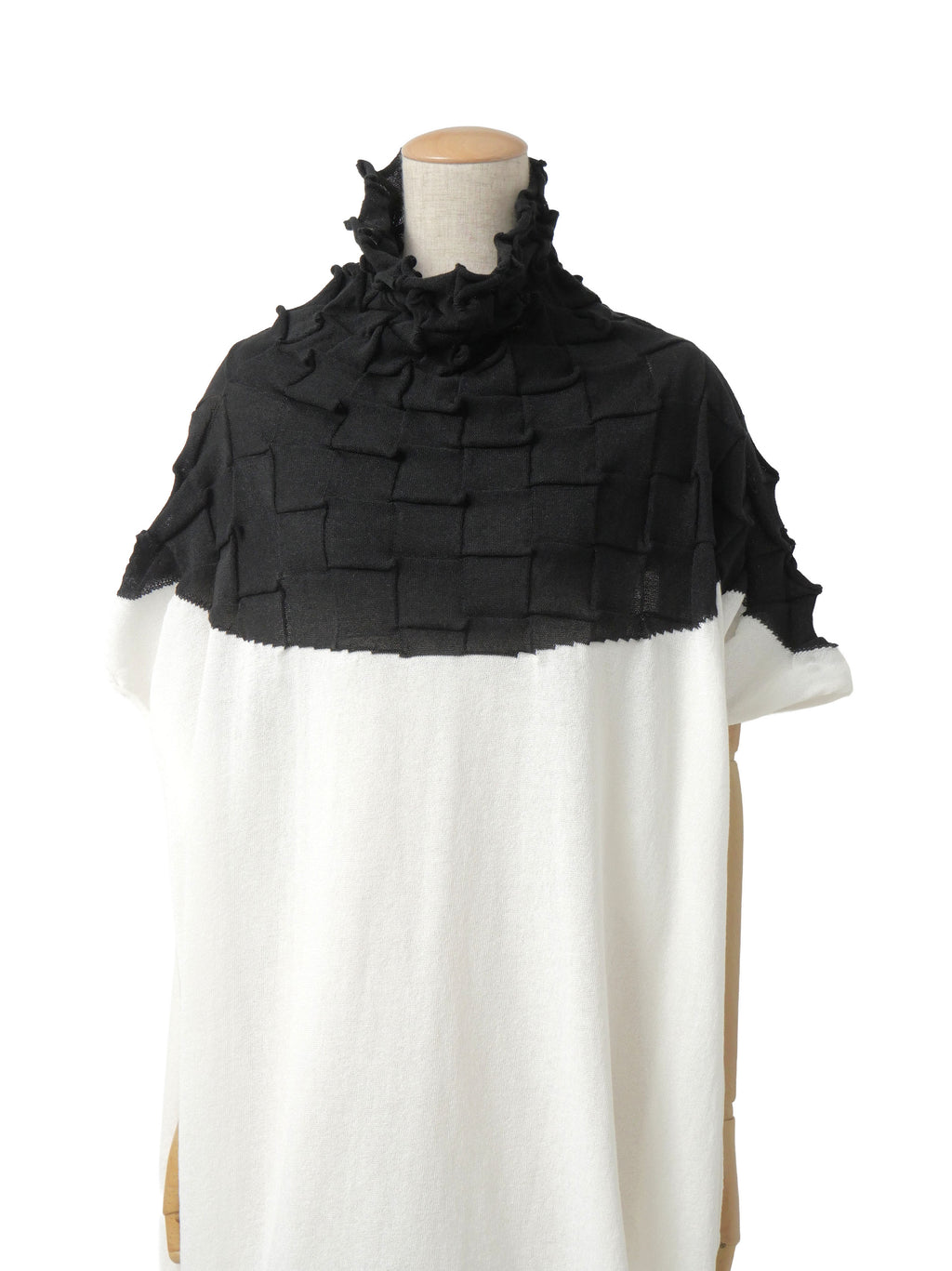 ISSEY MIYAKE イッセイミヤケ 22SS ニットチュニック 2 ブラック×ホワイト
