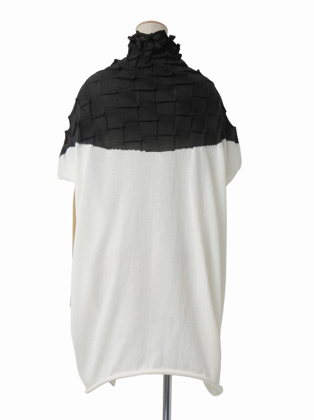 ISSEY MIYAKE イッセイミヤケ 22SS ニットチュニック 2 ブラック×ホワイト