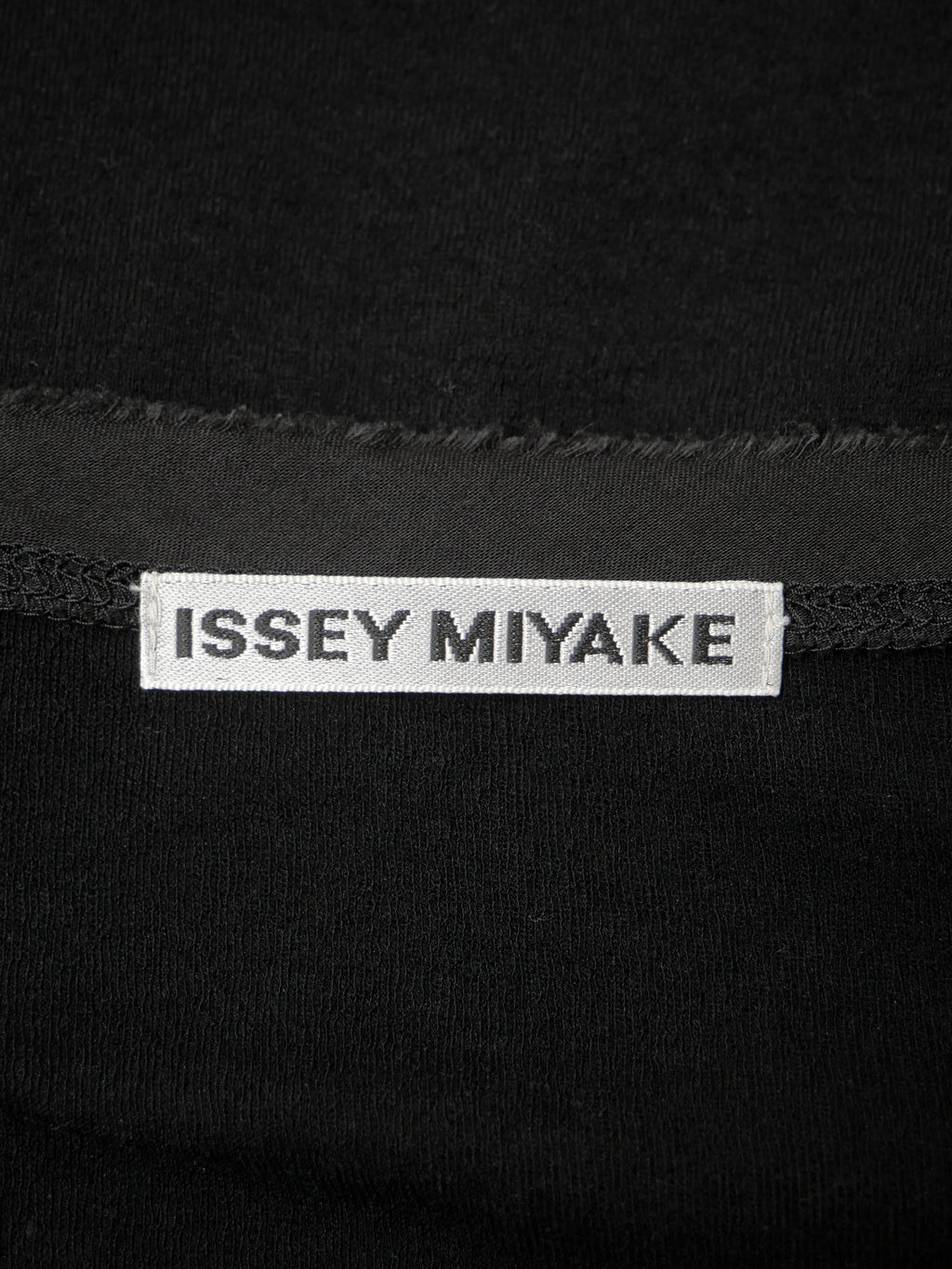 ISSEY MIYAKE イッセイミヤケ 長袖シアートップス カットオフ 2 ブラック