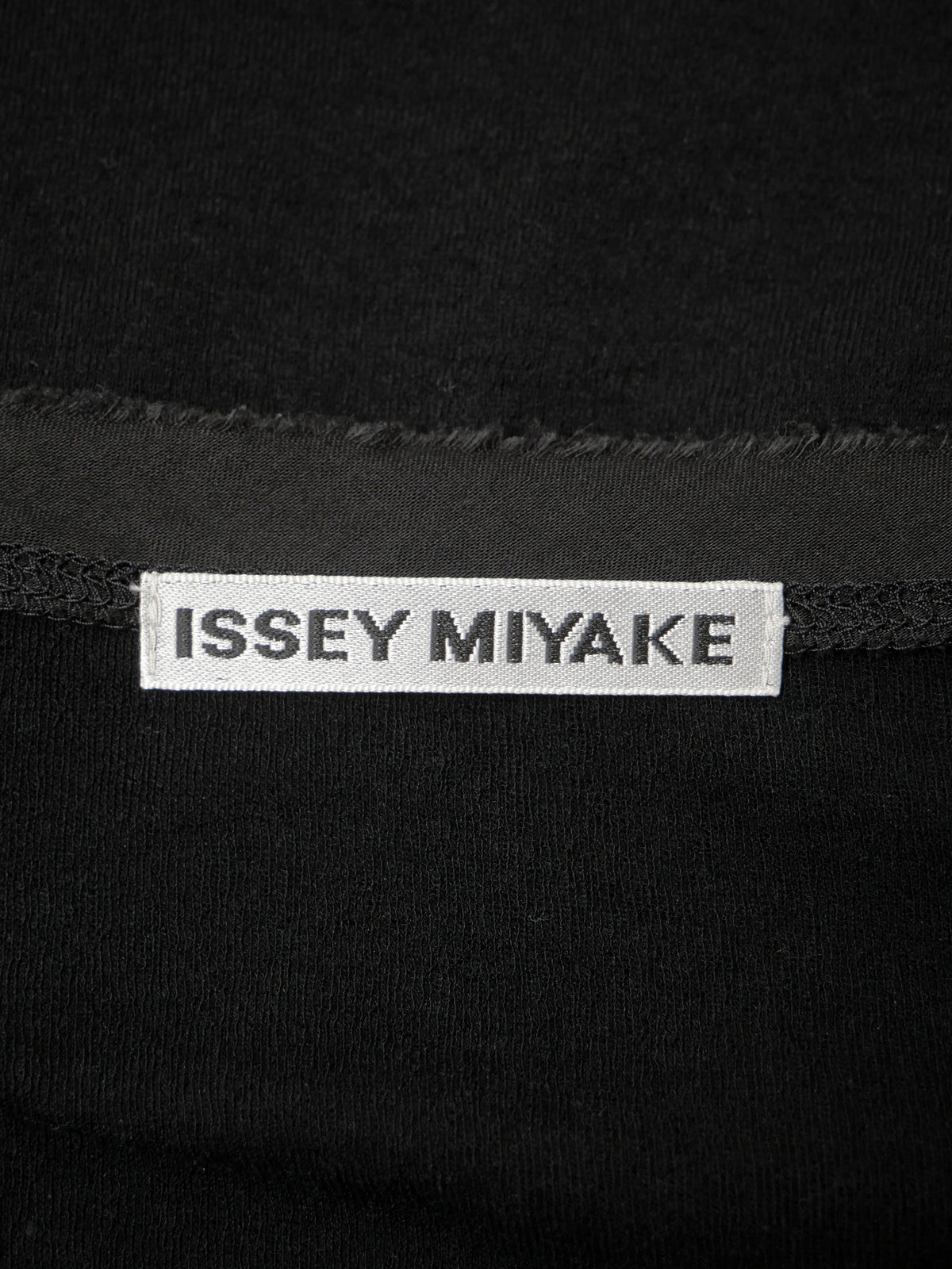 ISSEY MIYAKE イッセイミヤケ 長袖シアートップス カットオフ 2 ブラック