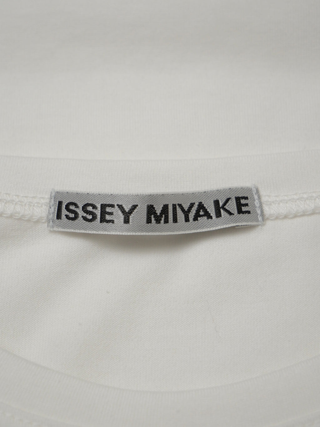 ISSEY MIYAKE イッセイミヤケ フロントテープ 半袖Tシャツ 2 ホワイト