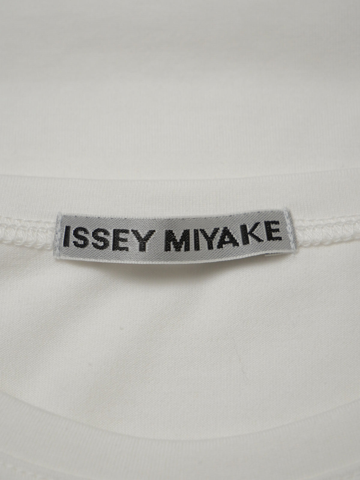ISSEY MIYAKE イッセイミヤケ フロントテープ 半袖Tシャツ 2 ホワイト