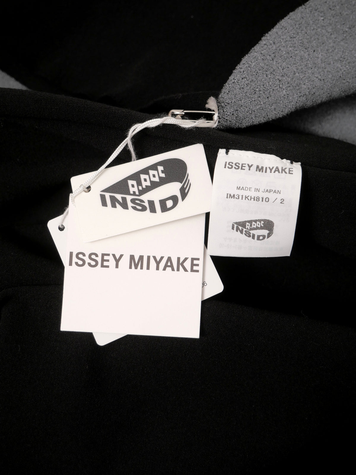 ISSEY MIYAKE A-POC INSIDE イッセイミヤケ 23SS グラデーション 変形 ロングニットワンピース 2 グレー×ブラック