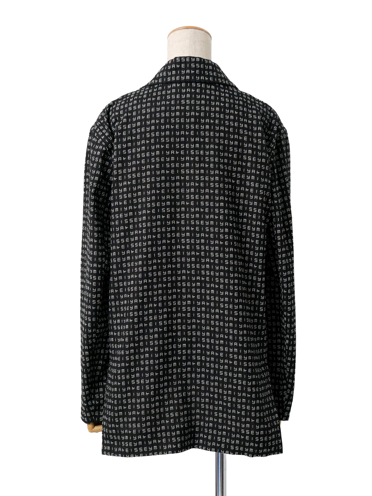 ISSEY MIYAKE イッセイミヤケ ロゴ テーラードジャケット 2 ブラック